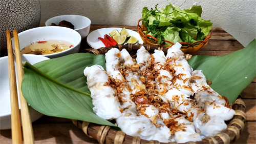 Về xứ Thanh ghé hàng bánh cuốn, ăn một lần nhớ mãi